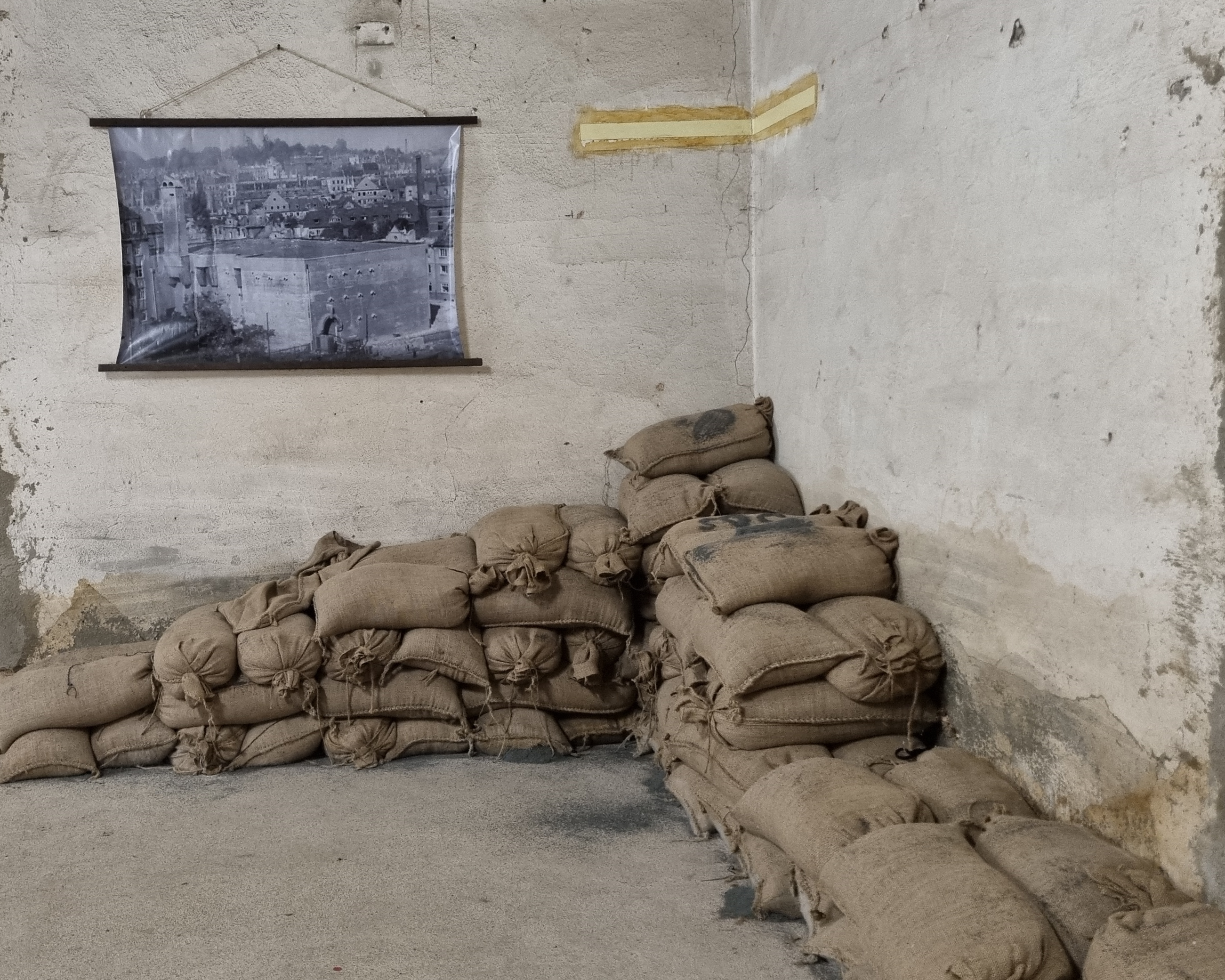 /images/bunker/themen/BunkerBau_1.png